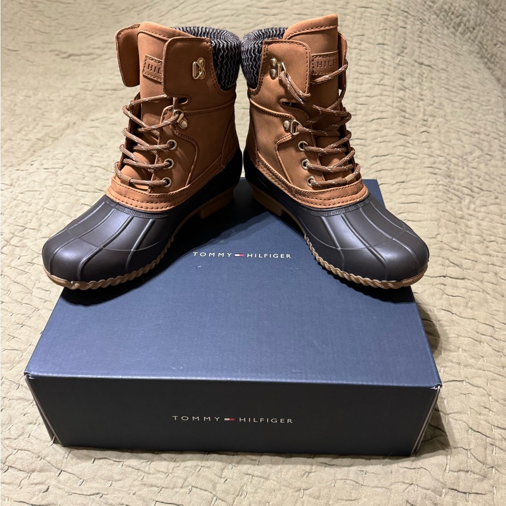 Tommy Hilfiger Rainah Boots - Dark Brown 200 - size 6M